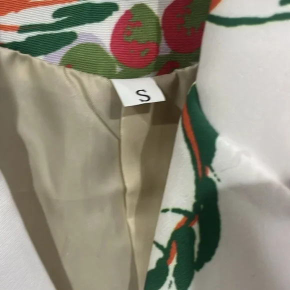 EUC! | Aveloria fruit print blazer | sz Small - Picture 4 of 7